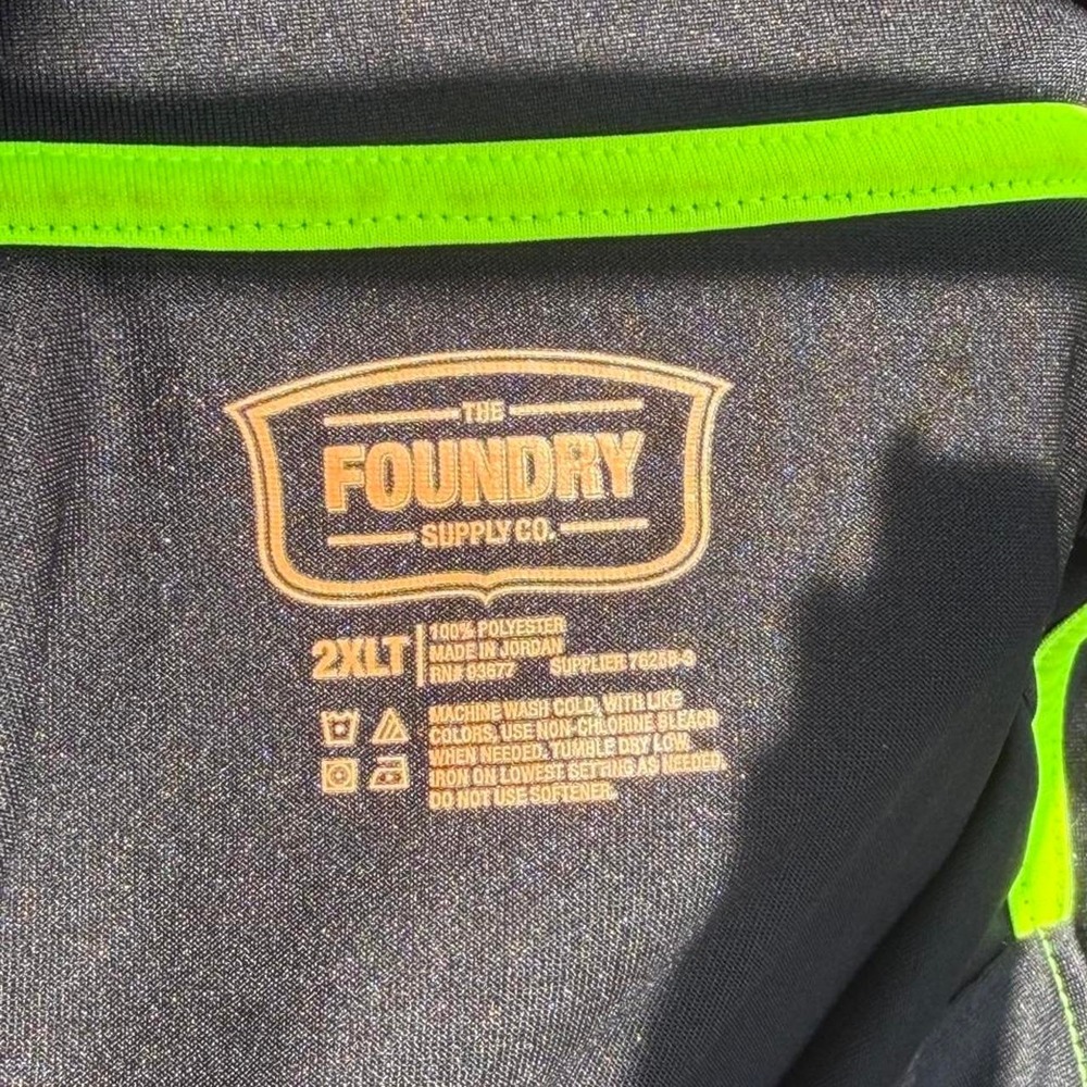 2XLT The Foundry Supply Co. Men's Performance Polo Shirt Black & Red HoneycomB - Picture 2 of 4